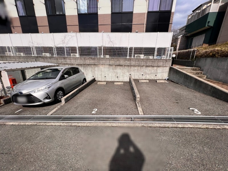 その他　駐車場は別料金となります。