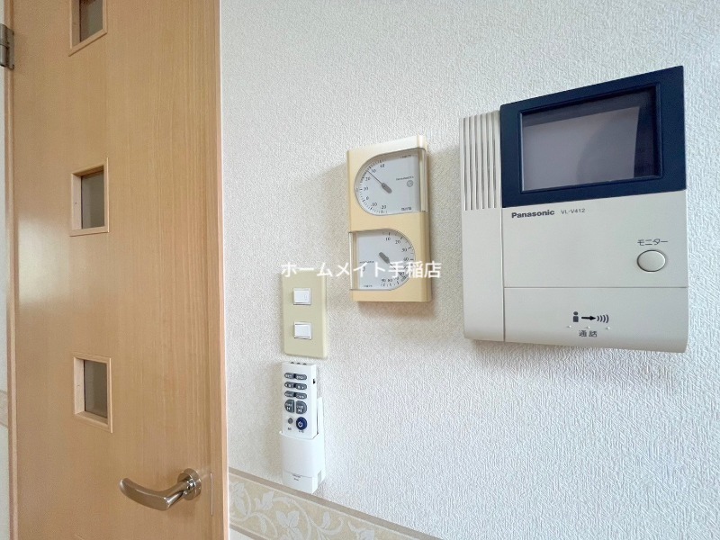 セキュリティ　モニター付きインターホン♪