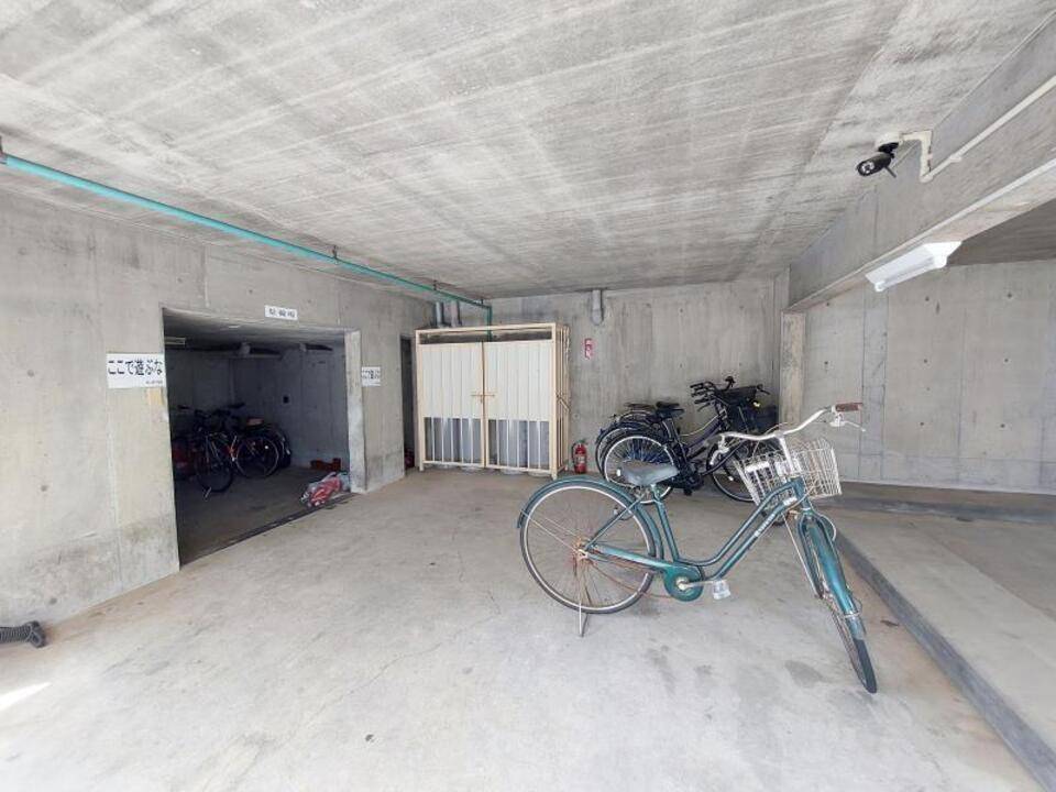 駐車場　駐輪場