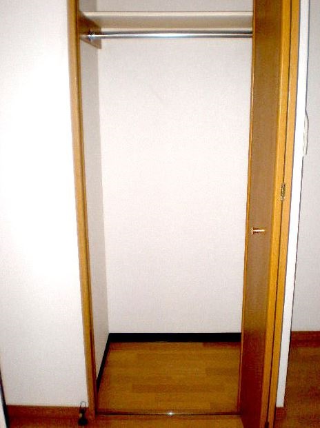 収納　写真は別号室です。現況優先になります。