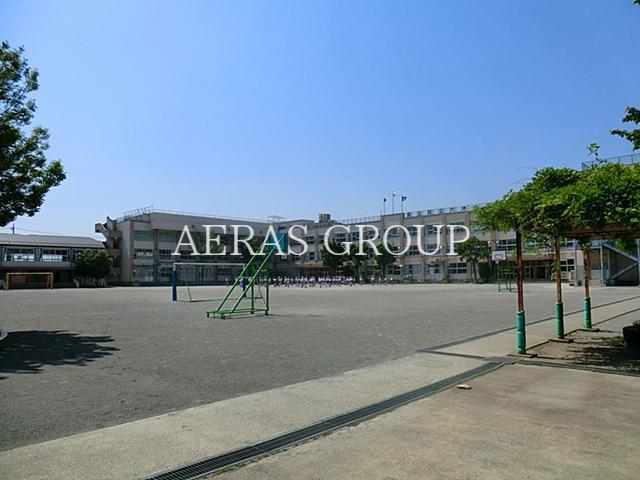 小学校　足立区立六木小学校（小学校）まで601m