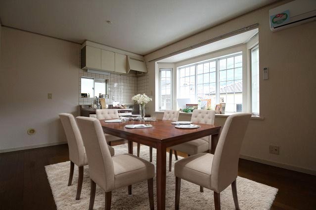 居室・リビング　ＣＧで家具等を配置したもので家具等は含まれません。