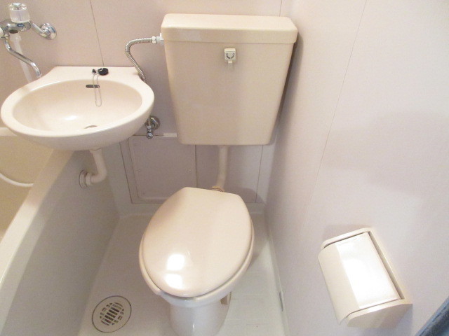 トイレ　トイレもキレイですね。