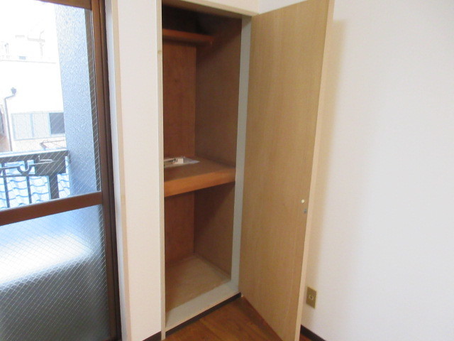 収納　収納は２段で使い勝手良好。