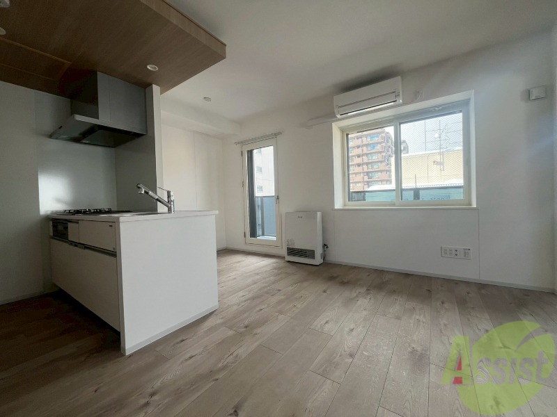 居室・リビング　広くてキレイなお部屋が広がっていて、充実した生活が送れそう。