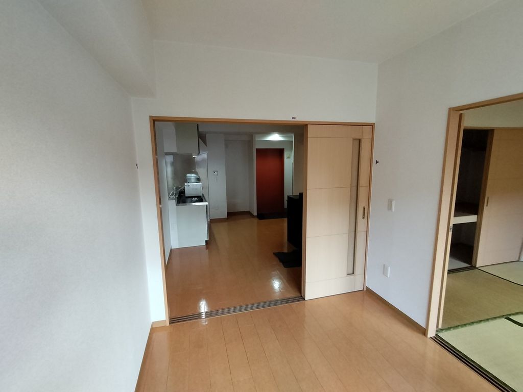 居室・リビング　玄関