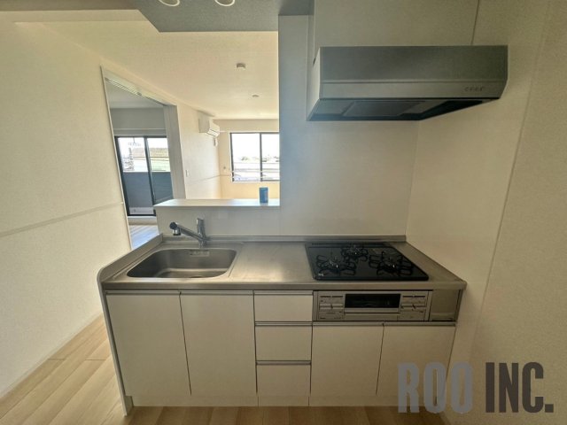 キッチン　写真は反転のお部屋です