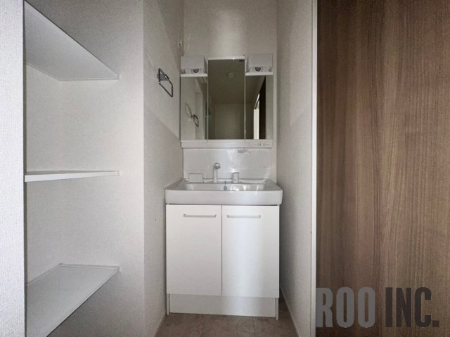 洗面設備　写真は反転のお部屋です
