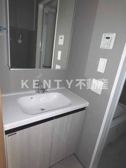 洗面設備　コンパクトで使いやすい洗面所