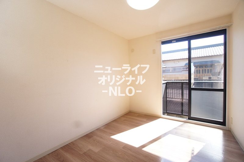 居室・リビング　ダイニングテーブルも置ける広さがあります。