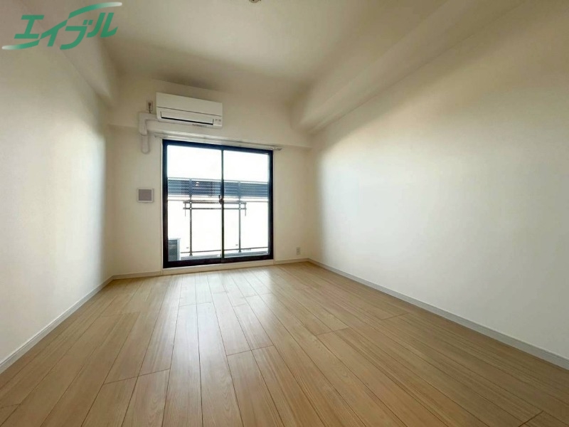 居室・リビング　同型参考写真