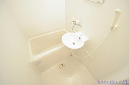 バス・シャワールーム　実際のお部屋と異なる場合がございます。