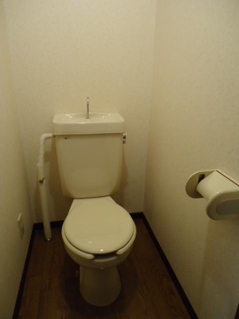 ＪＲ飯田線 駒ケ根駅 徒歩20分 3階建 築31年のトイレ写真
