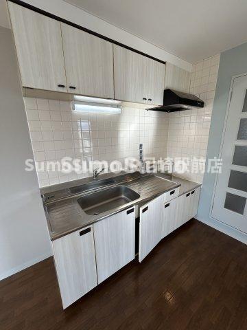 キッチン　コンパクトなキッチンで掃除もラクラク