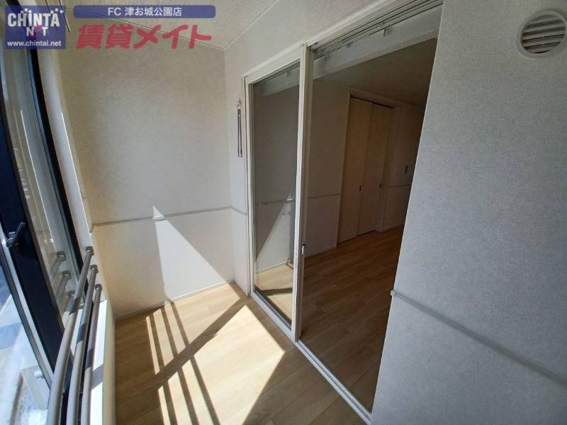 バルコニー　同型部屋写真です。