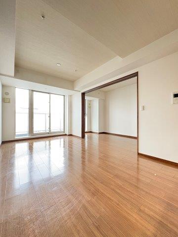 居室・リビング　リビング・ダイニング約１１．０帖