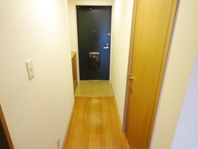 玄関　同物件別号室