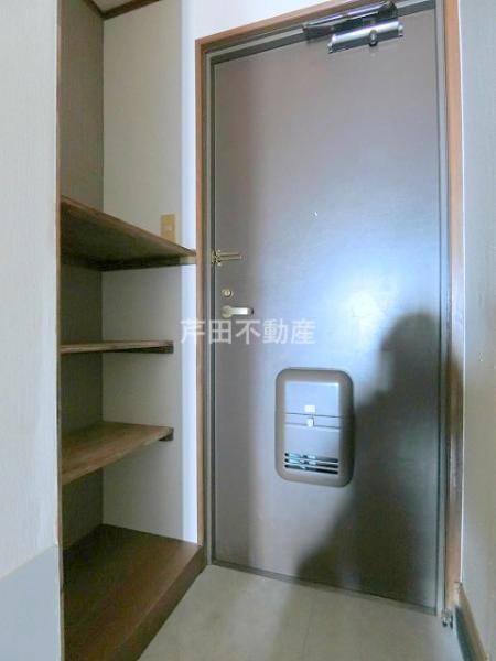 玄関　写真は別のお部屋のイメージです。現況優先