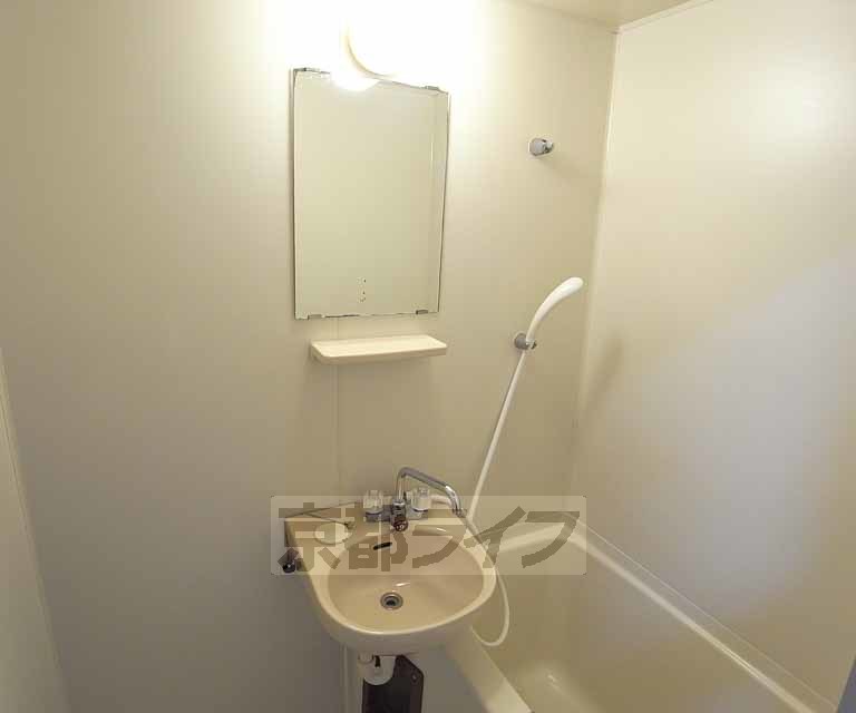 洗面設備　洗面台です