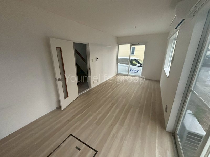 居室・リビング　写真はクリーニング前になります。