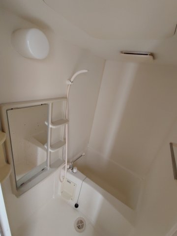 バス・シャワールーム　同建物内別部屋の写真です。