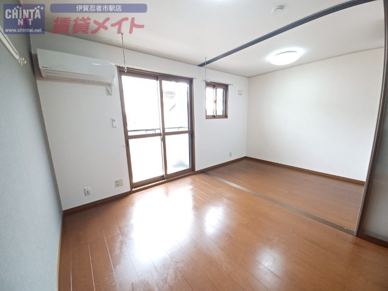 居室・リビング　別部屋参考写真です。