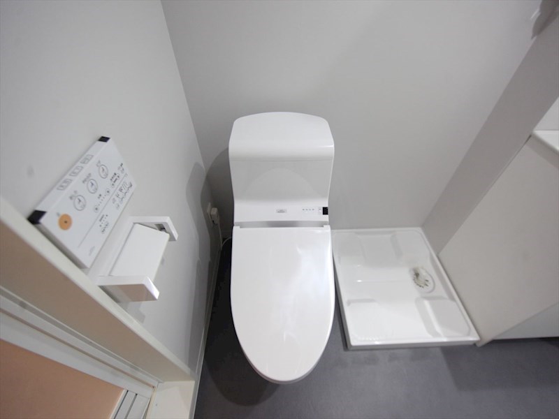 トイレ　温水洗浄暖房便座付トイレ