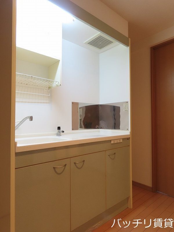 キッチン　同型タイプの為、現状を優先致します。