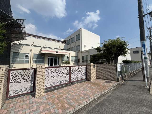 中学校　豊国中学校（中学校）まで194m