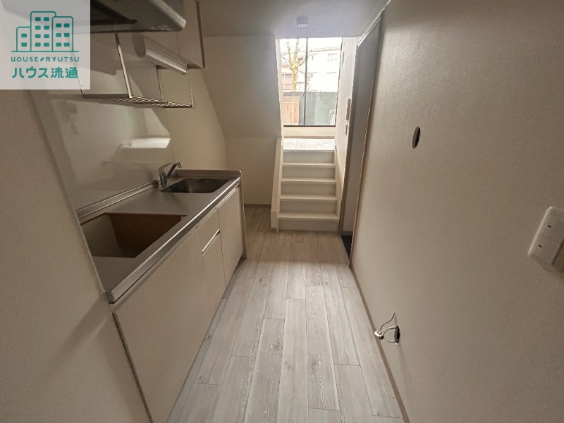 キッチン　※写真は別号室です。