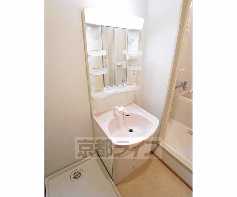 洗面設備　シャンプードレッサー標準装備！