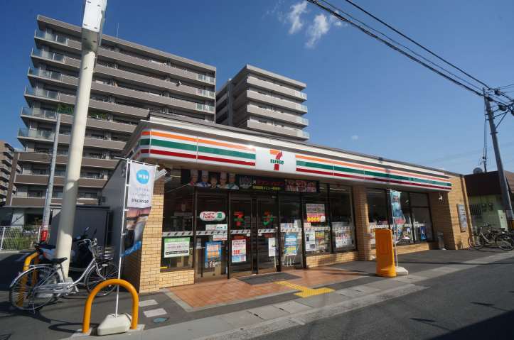 コンビニ　セブンイレブン　香芝五位堂３丁目店（コンビニ）まで746m