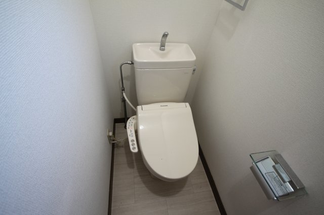 トイレ　※同物件別号室の写真になります