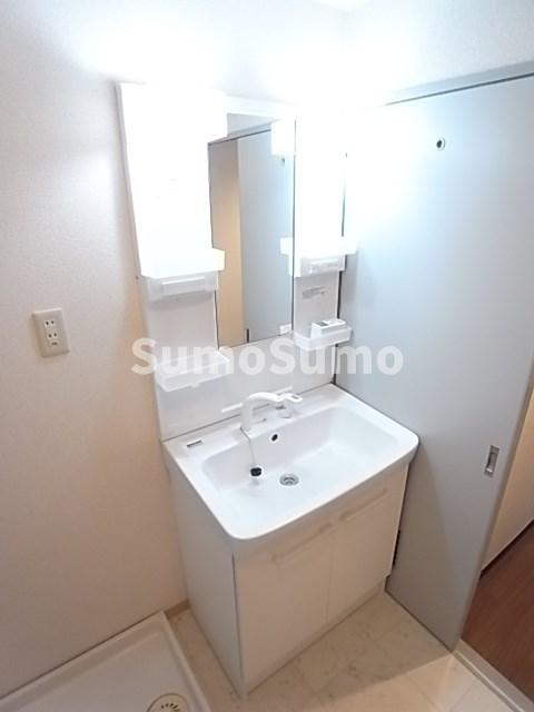 洗面設備　脱衣スペースもあります