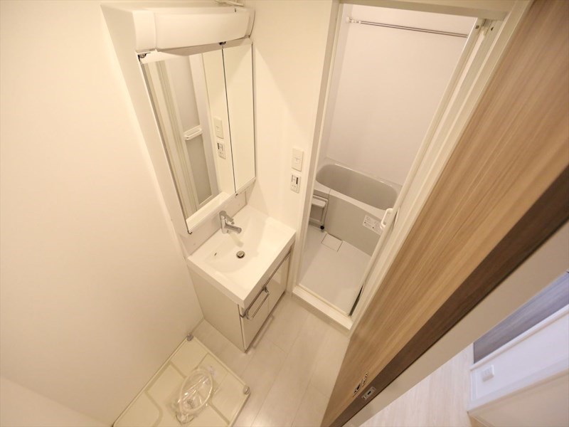 洗面設備　脱衣所　独立洗面台（シャンプードレッサー付）