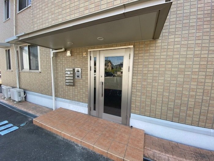 玄関　賃貸物件ならトーマスリビング原田店へ