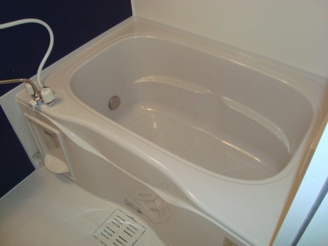 バス・シャワールーム　追焚・浴室乾燥機付き。