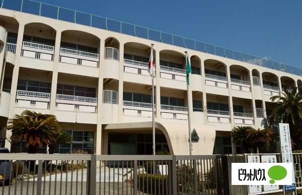 小学校　富士市立富士第一小学校（小学校）まで1349m