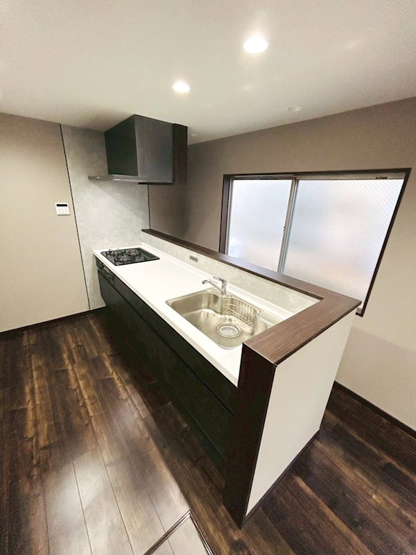 キッチン　3口ガスコンロ付き対面キッチン！