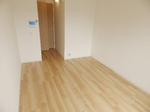 居室・リビング　室内