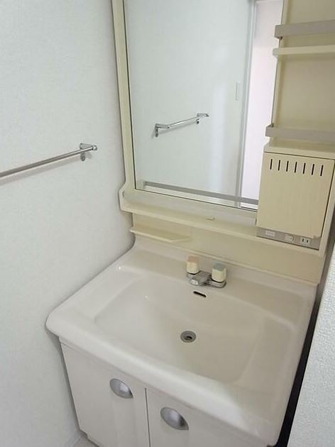 洗面設備　※同仕様写真含む
