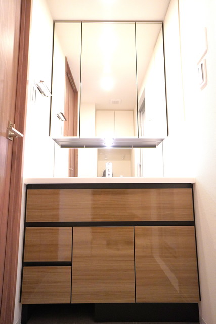 洗面設備　※写真は同タイプ住戸です。