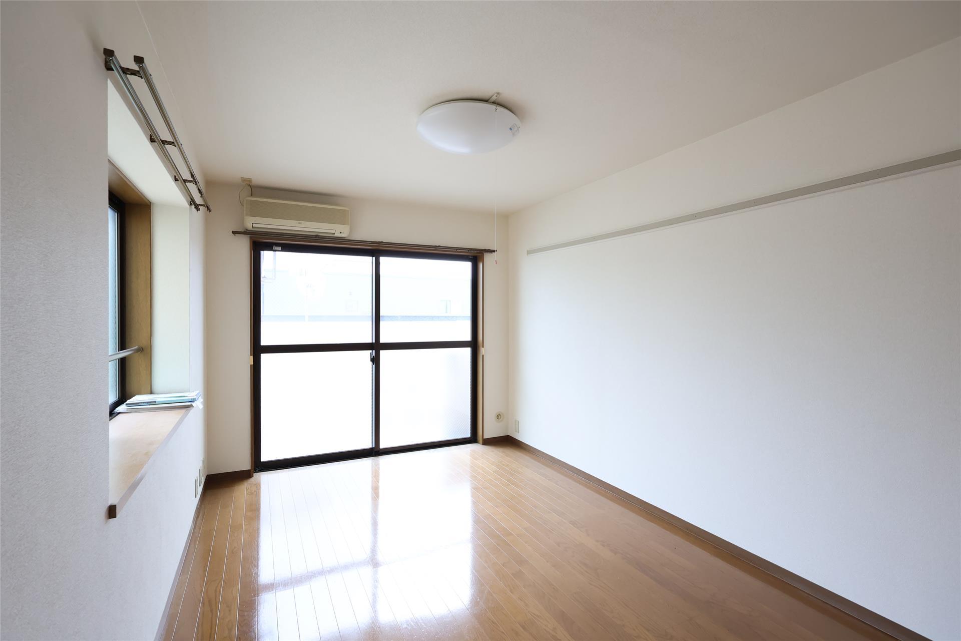 居室・リビング　同タイプ別室の写真です。実際の仕様と異なる場合がございます。