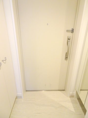 玄関　リヴシティ横濱関内