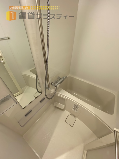 バス・シャワールーム　浴室乾燥機付き。