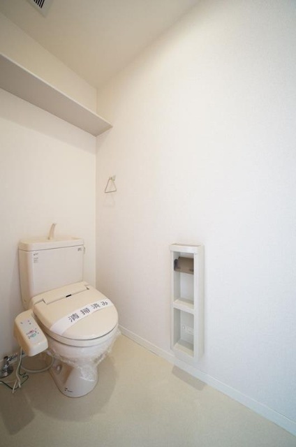 トイレ　多機能便座付き