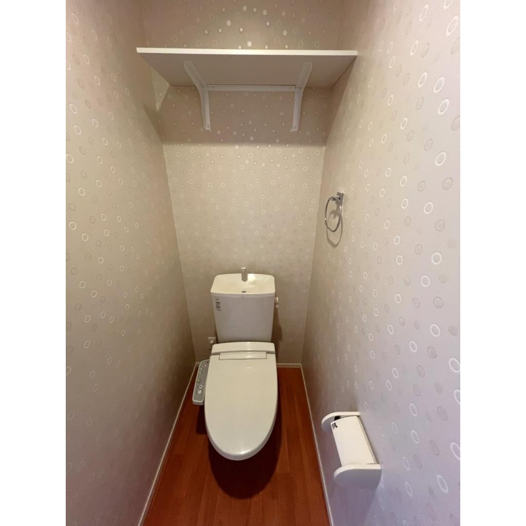 トイレ　※101号室の画像です