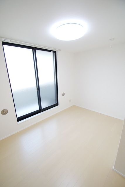 居室・リビング　☆白を基調とした明るい物件☆