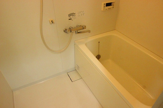 バス・シャワールーム　同物件別号室のものです。