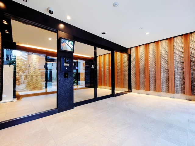 エントランス　防犯カメラ・オートロック